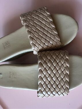 SHEIN Size 7 platform sandals good condition